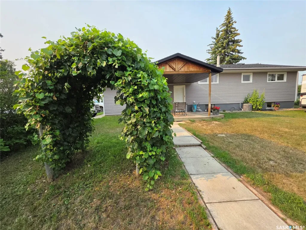 1321 Herbert Avenue Herbert SK S0H 2A0