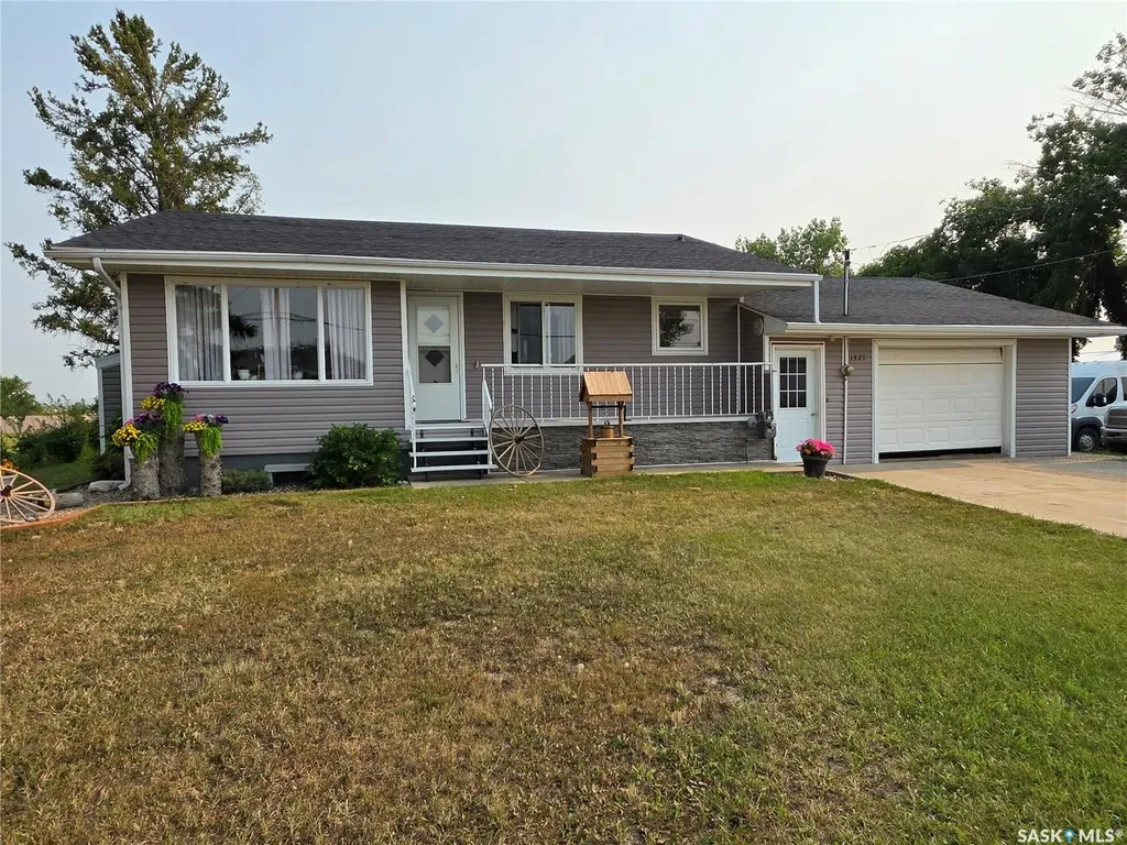 1321 Herbert Avenue Herbert SK S0H 2A0