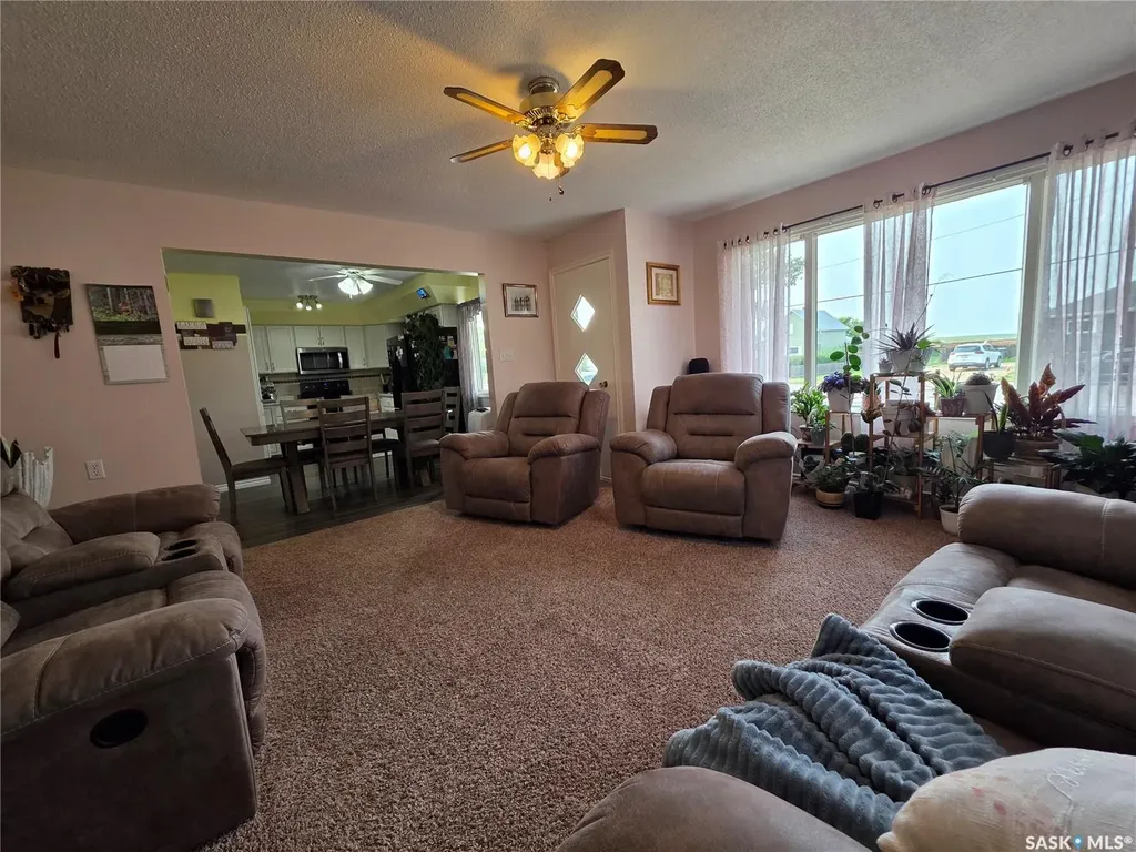 1321 Herbert Avenue Herbert SK S0H 2A0