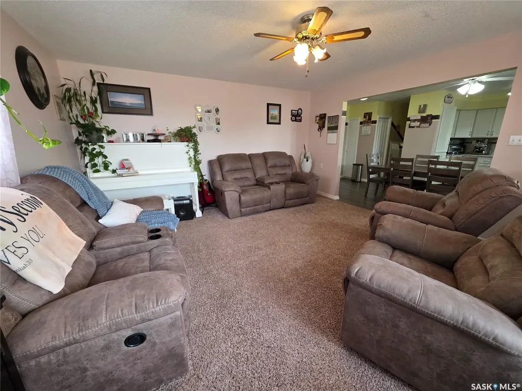 1321 Herbert Avenue Herbert SK S0H 2A0