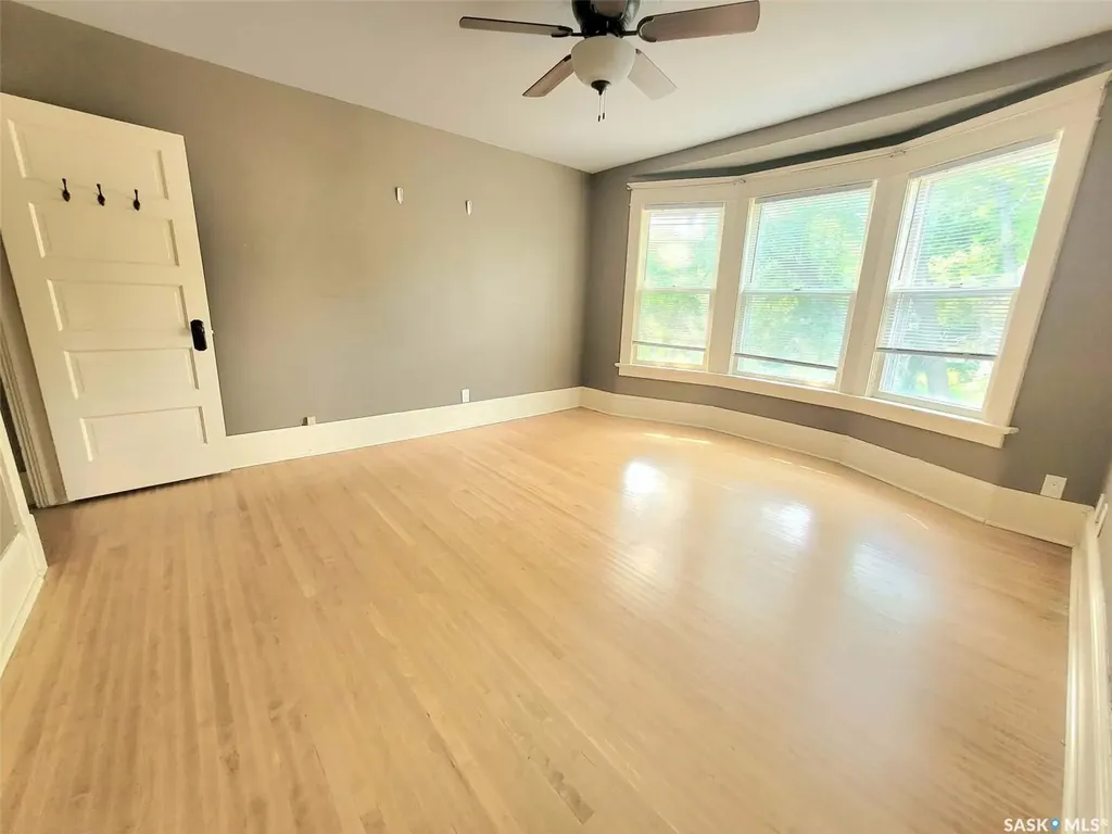 1069 Clifton Avenue Moose Jaw SK S6H 3L3