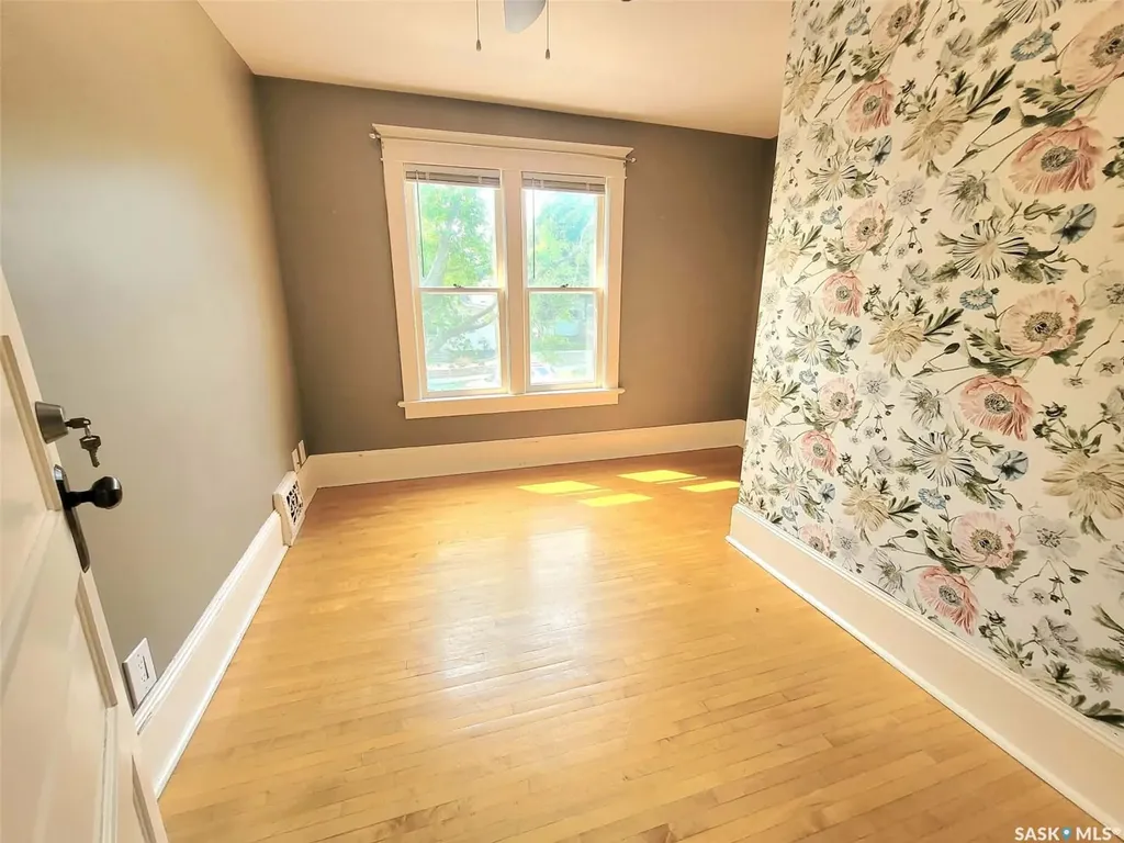 1069 Clifton Avenue Moose Jaw SK S6H 3L3