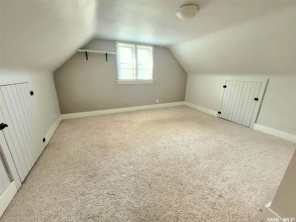 1069 Clifton Avenue Moose Jaw SK S6H 3L3