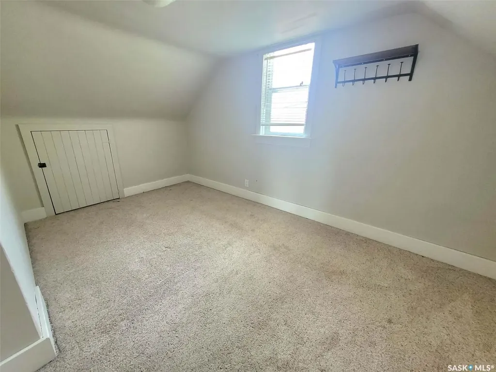 1069 Clifton Avenue Moose Jaw SK S6H 3L3