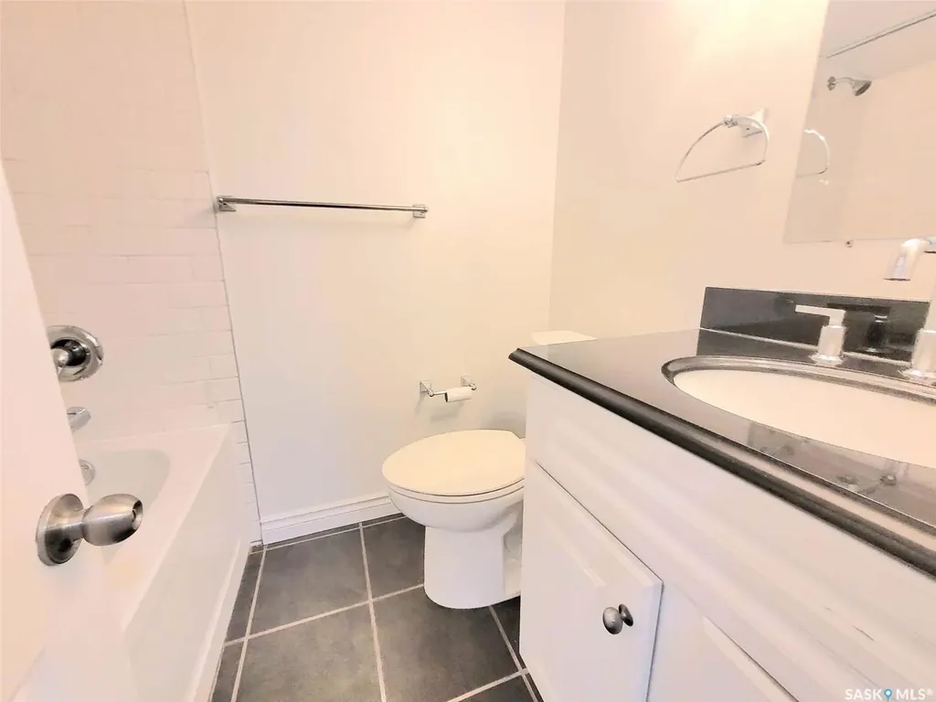1069 Clifton Avenue Moose Jaw SK S6H 3L3