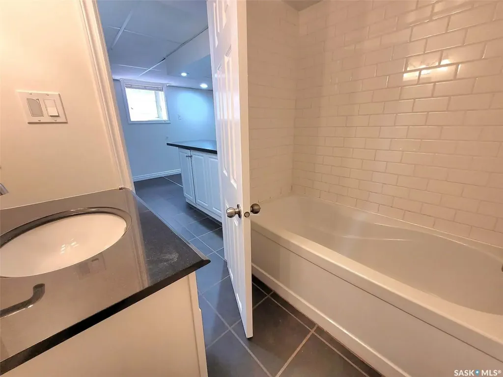1069 Clifton Avenue Moose Jaw SK S6H 3L3