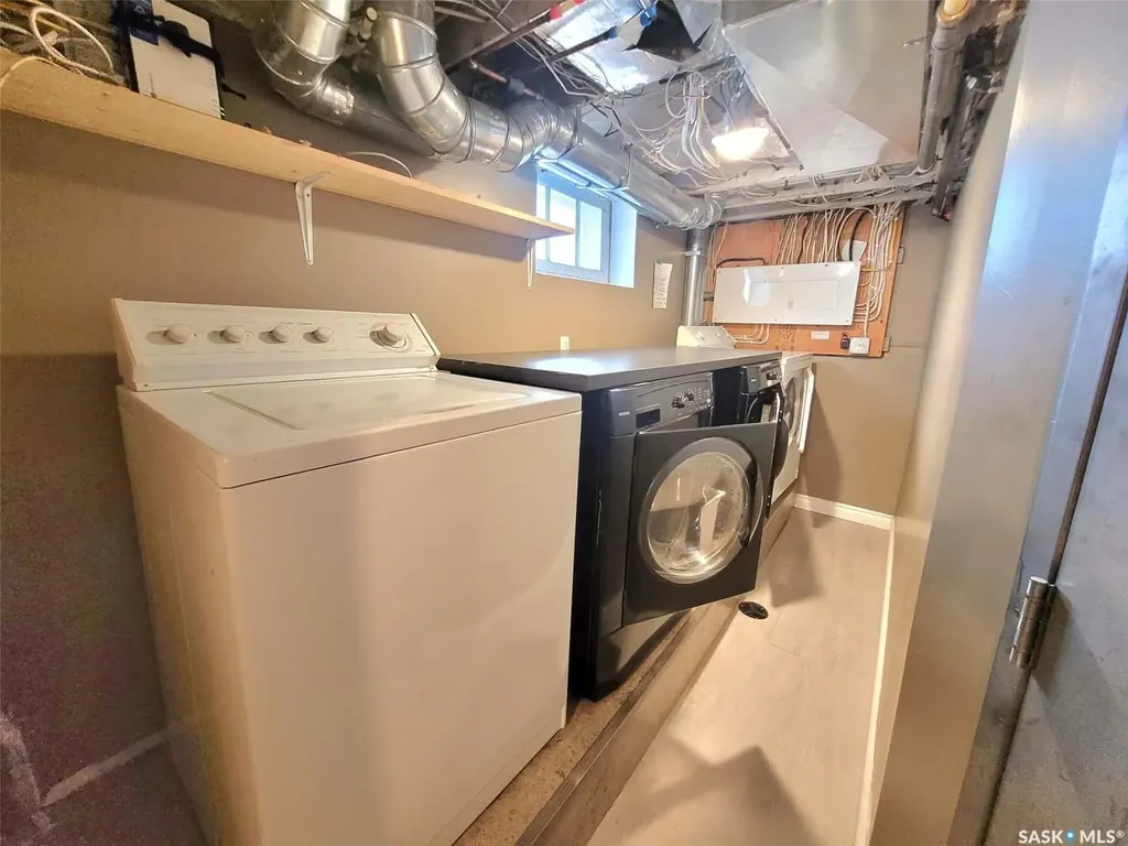 1069 Clifton Avenue Moose Jaw SK S6H 3L3