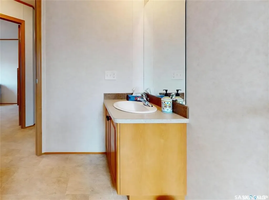 113 Hood Street Maple Creek SK S0N 1N0