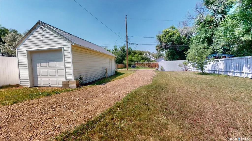 113 Hood Street Maple Creek SK S0N 1N0