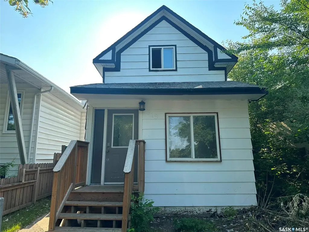 619 L Avenue S Saskatoon SK S7M 2H6