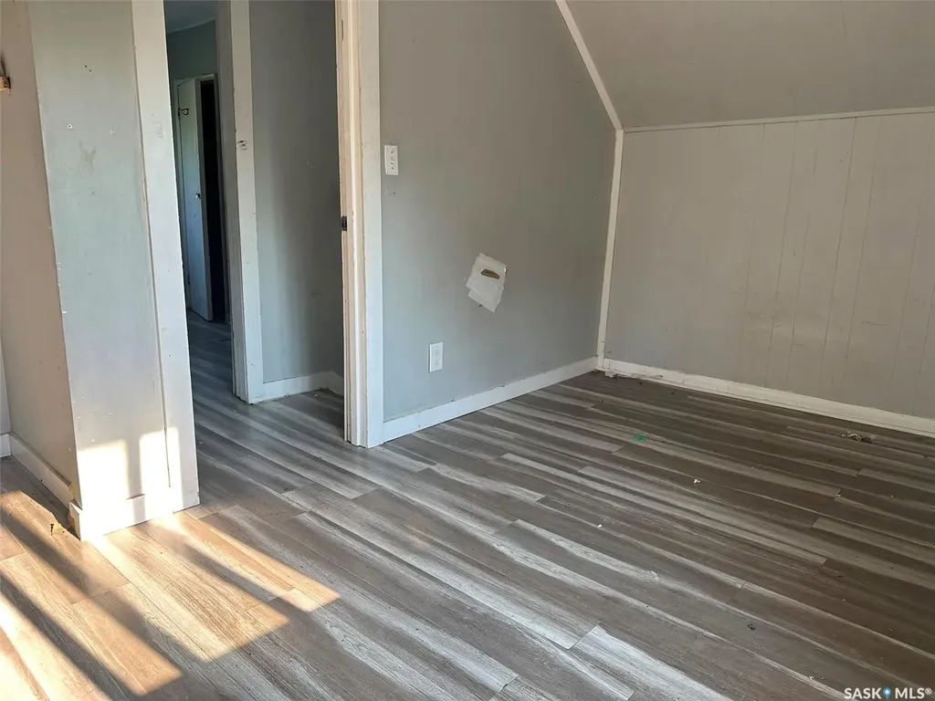 619 L Avenue S Saskatoon SK S7M 2H6