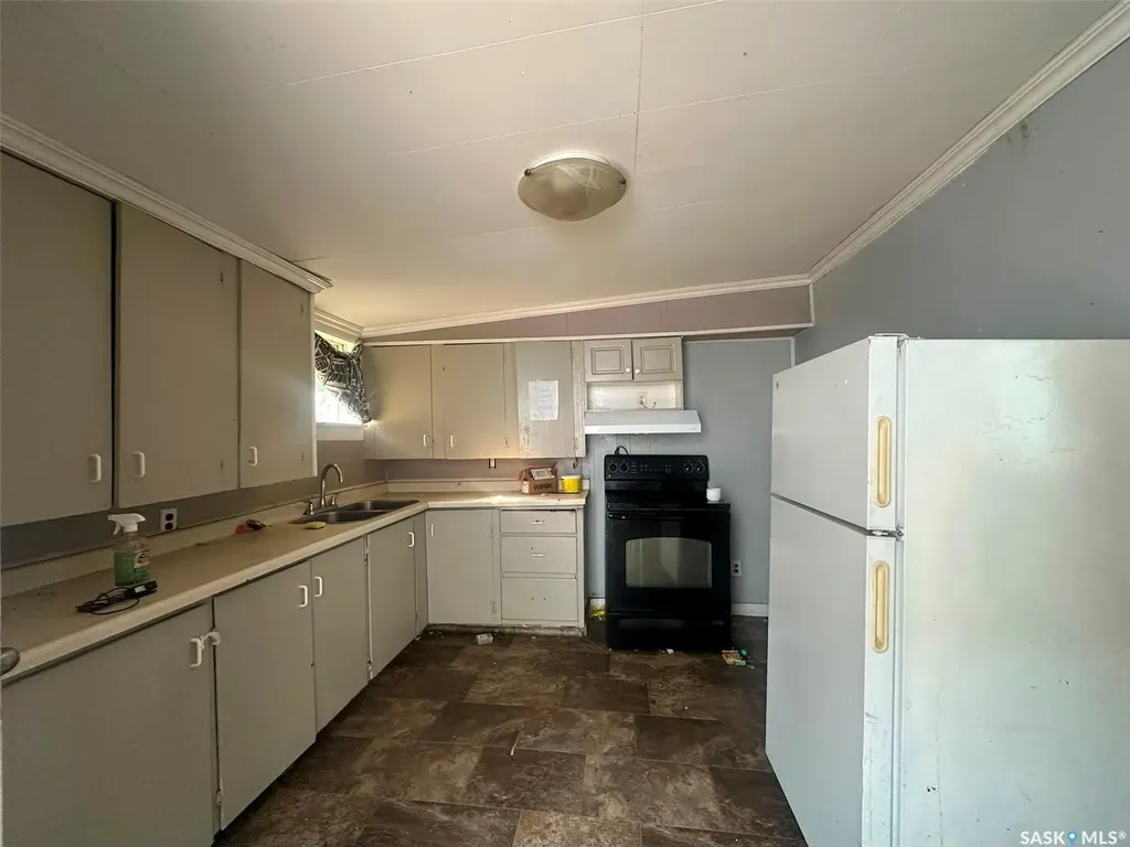 619 L Avenue S Saskatoon SK S7M 2H6