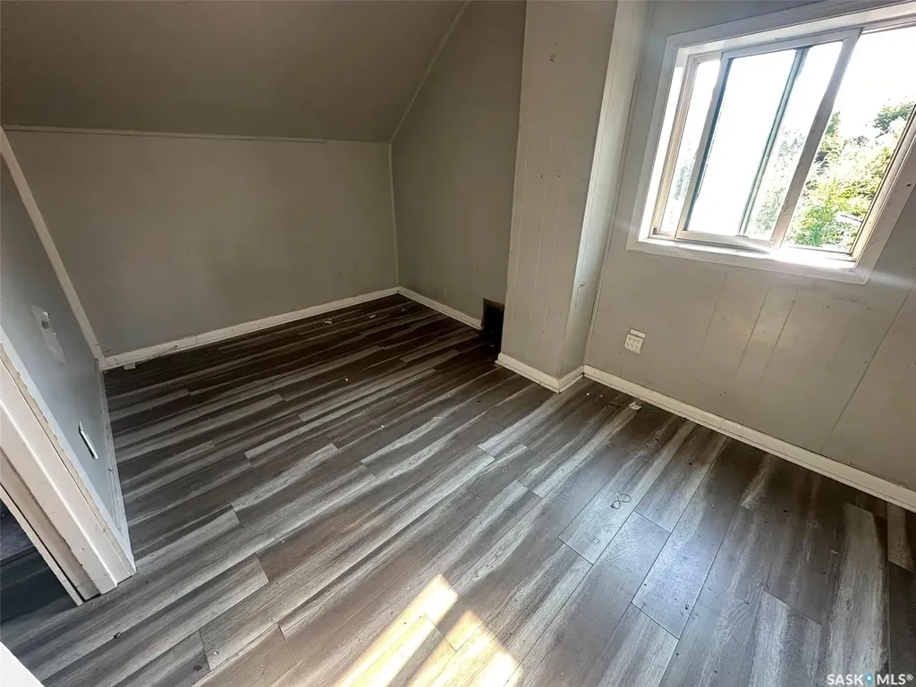 619 L Avenue S Saskatoon SK S7M 2H6