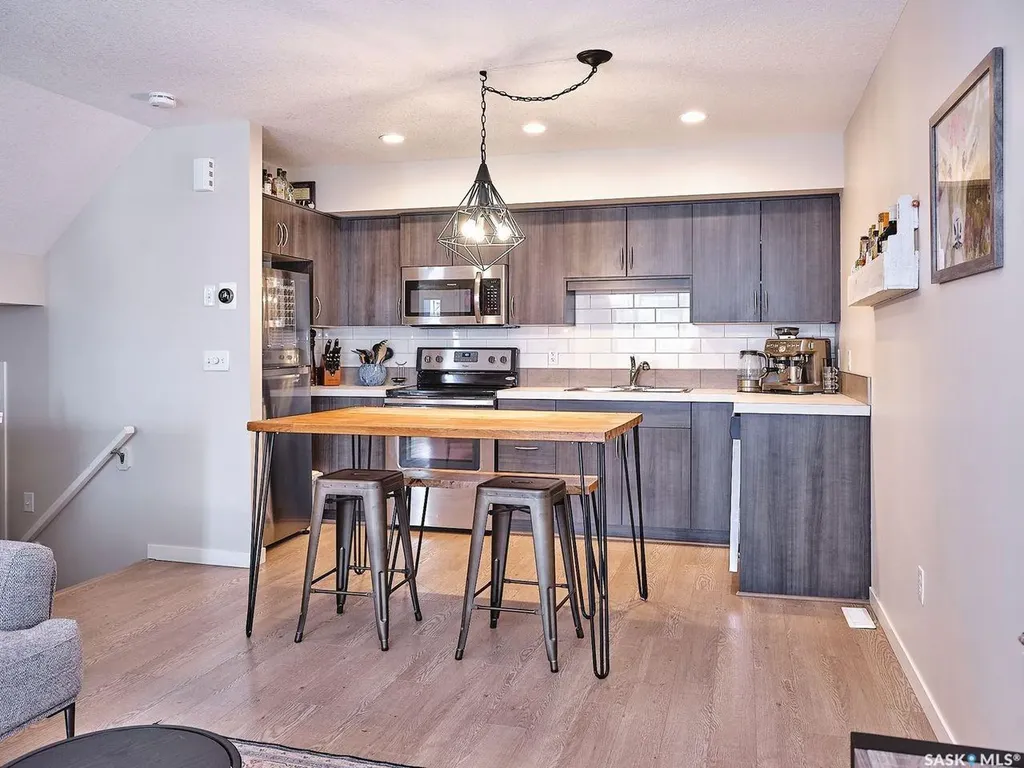 5625 Aerodrome Road Regina SK S4W 0M3