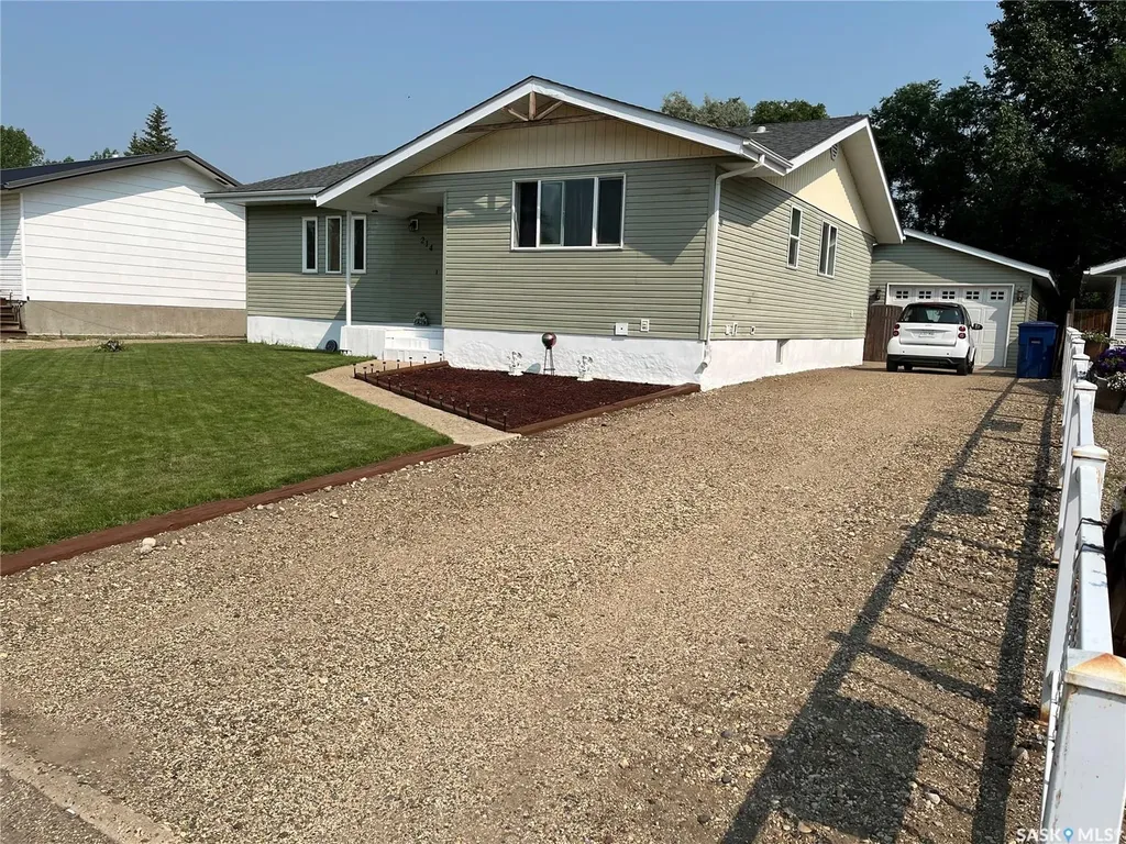 214 Westview Drive Coronach SK S0H 0Z0