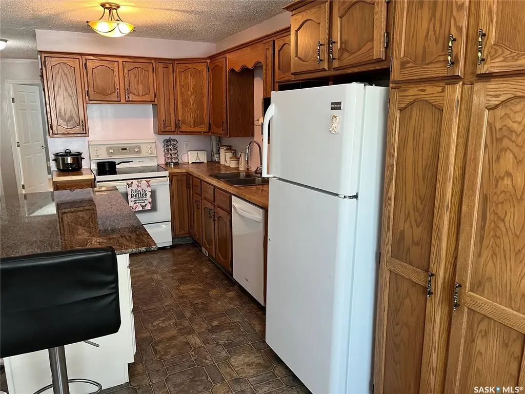 214 Westview Drive Coronach SK S0H 0Z0