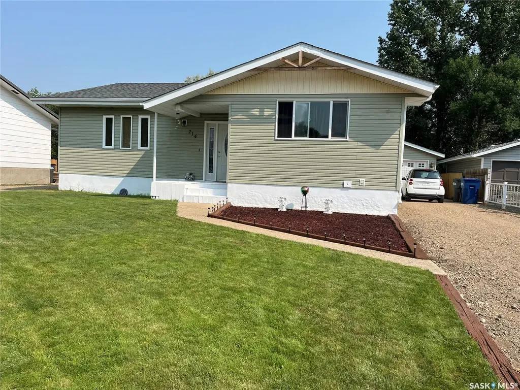 214 Westview Drive Coronach SK S0H 0Z0