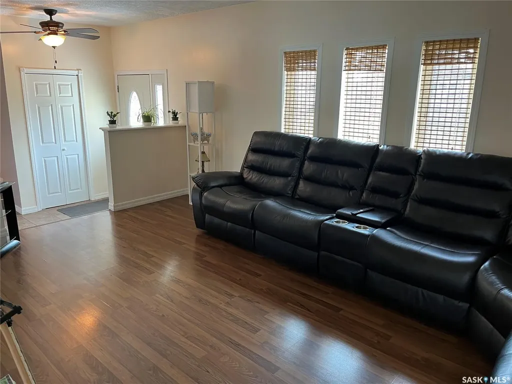 214 Westview Drive Coronach SK S0H 0Z0