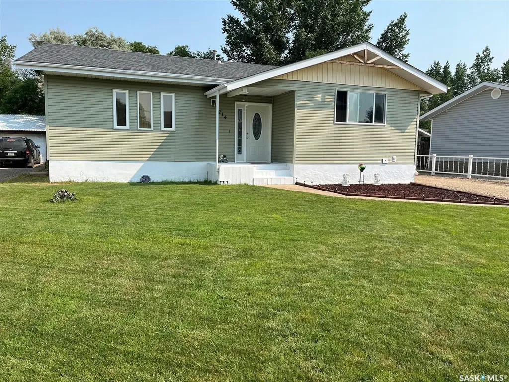 214 Westview Drive Coronach SK S0H 0Z0
