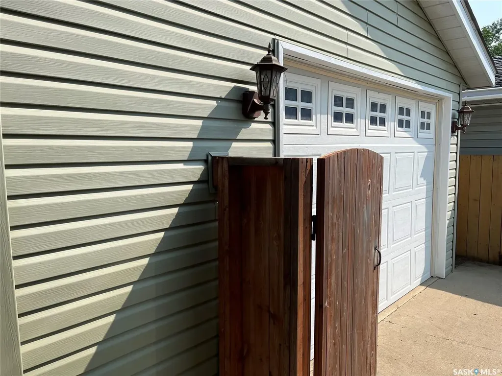 214 Westview Drive Coronach SK S0H 0Z0
