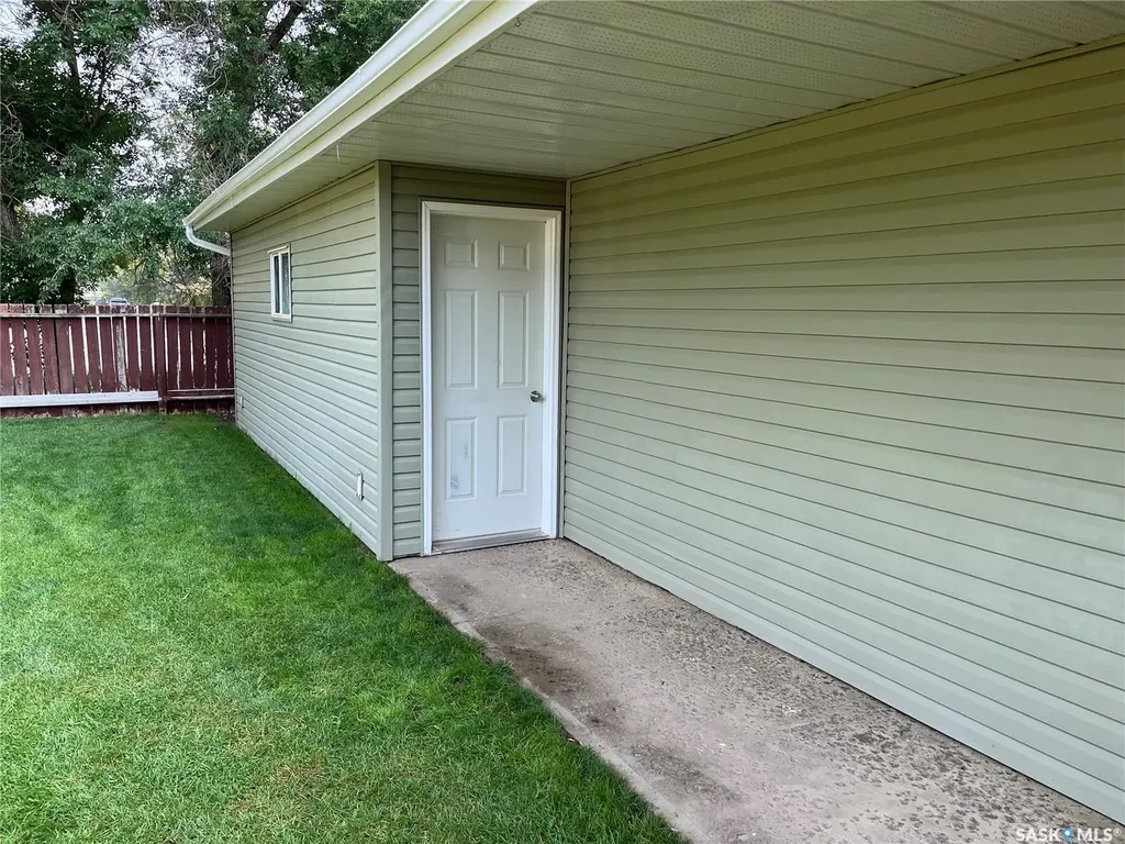 214 Westview Drive Coronach SK S0H 0Z0