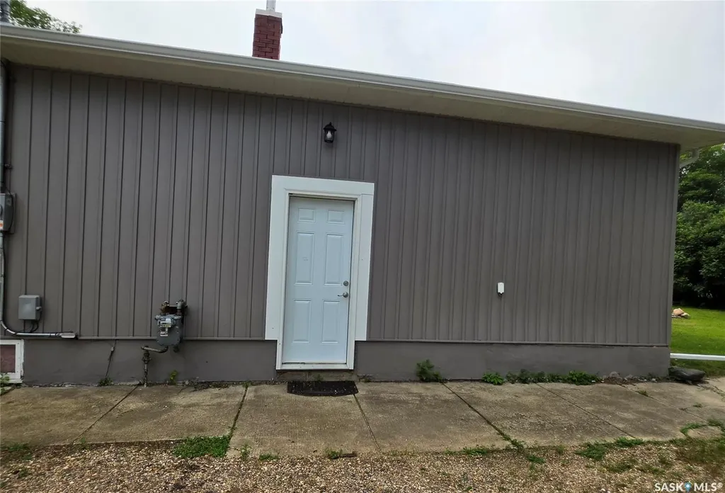 223 3rd Street NE Preeceville SK S0A 3B0