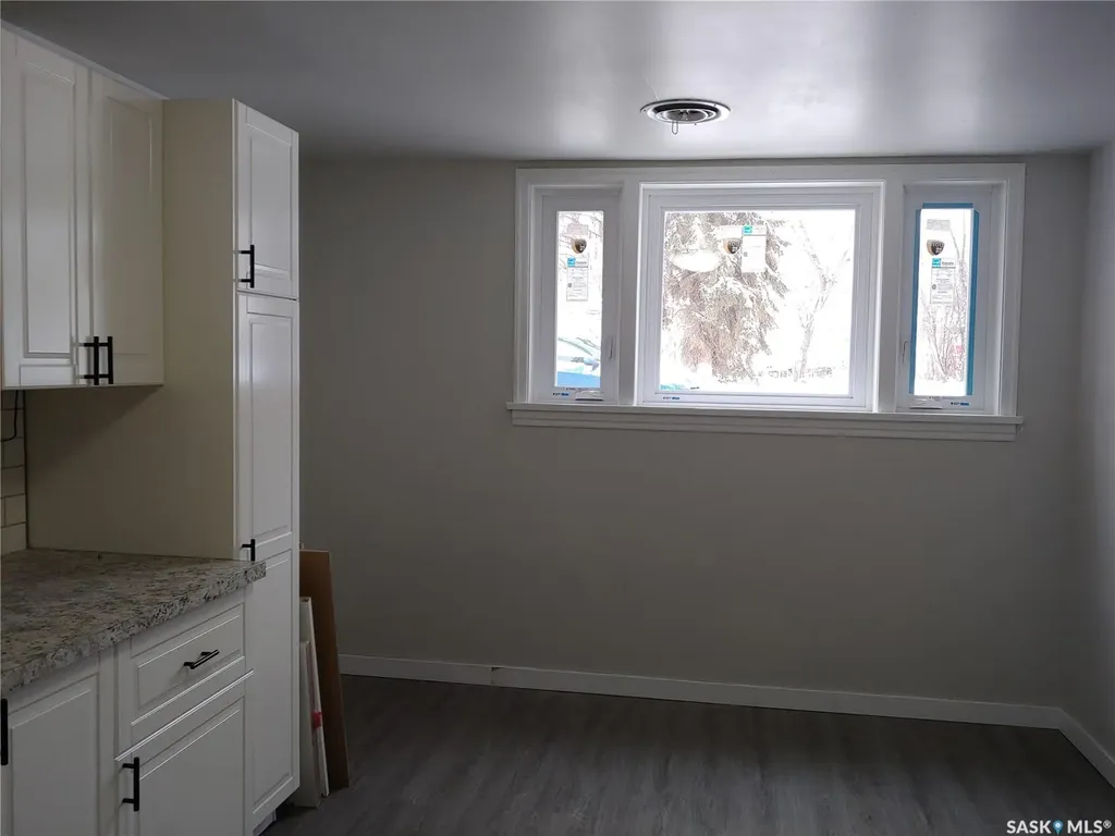 204 25th Street W Saskatoon SK S7L 0C4