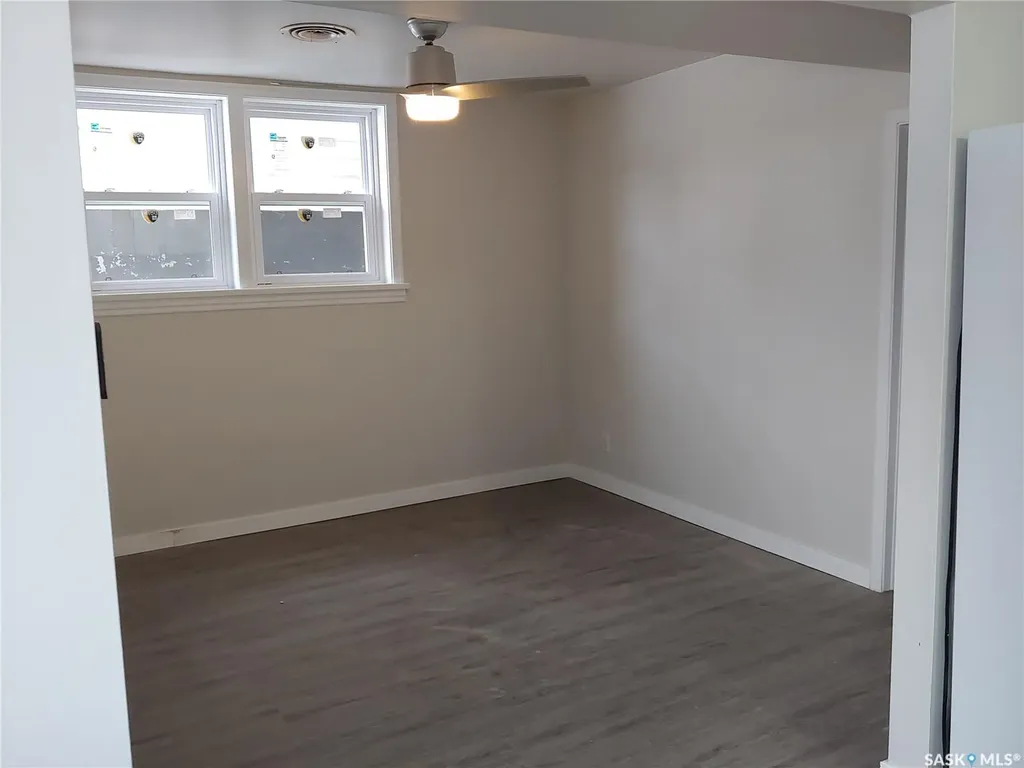 204 25th Street W Saskatoon SK S7L 0C4