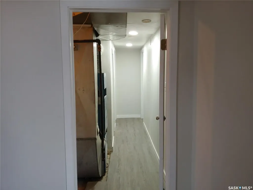 204 25th Street W Saskatoon SK S7L 0C4