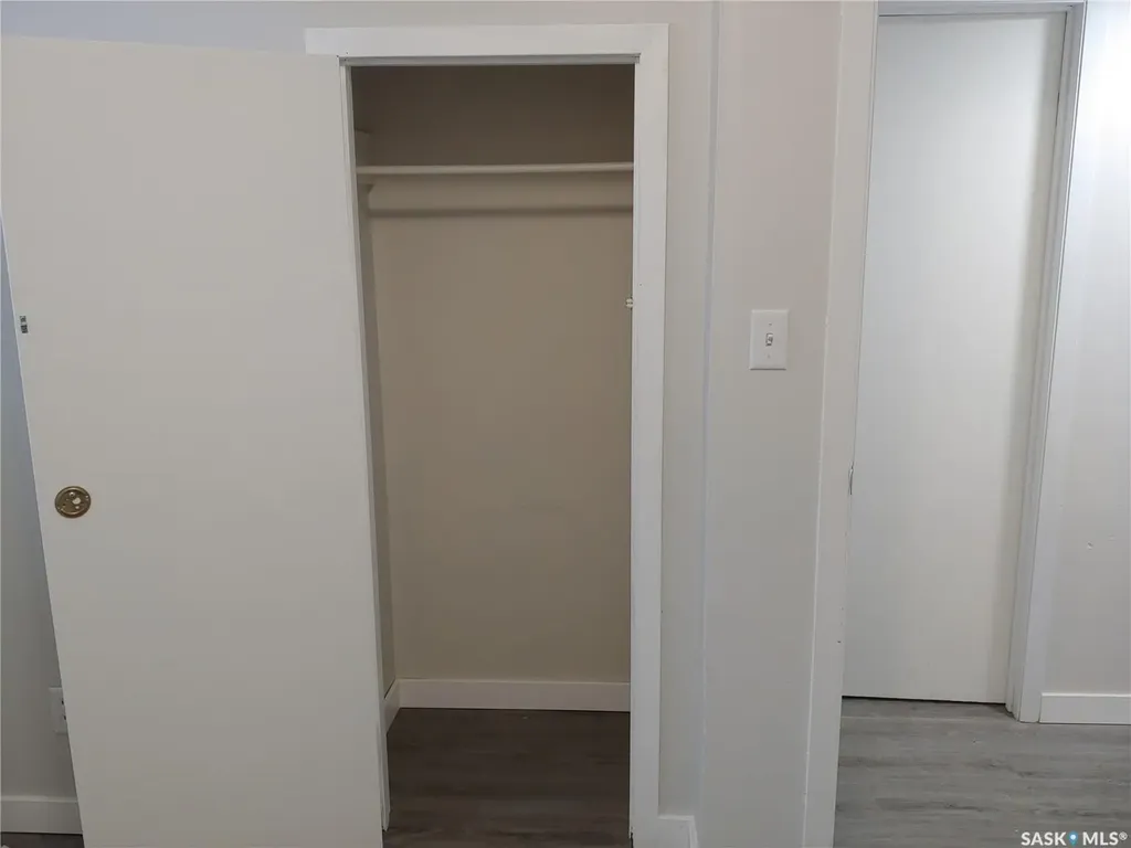 204 25th Street W Saskatoon SK S7L 0C4