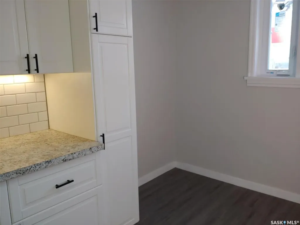 204 25th Street W Saskatoon SK S7L 0C4