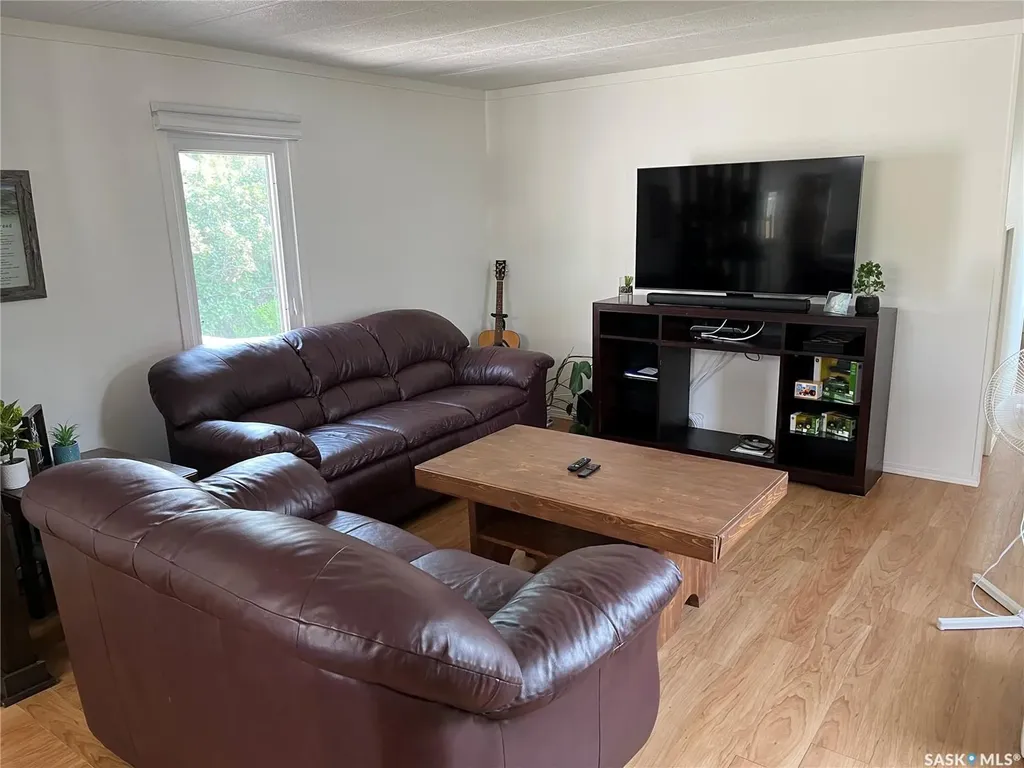 6 A Avenue Willow Bunch SK S0H 4K0