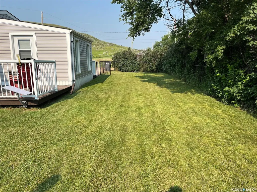 6 A Avenue Willow Bunch SK S0H 4K0