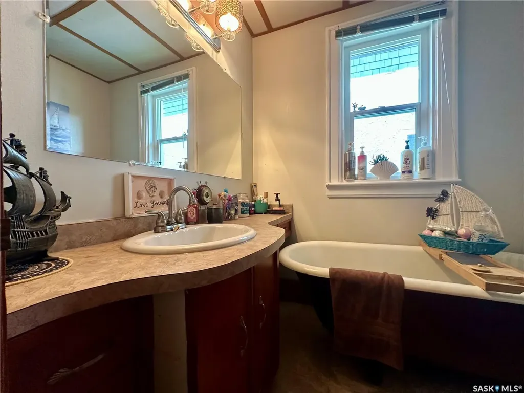517 Bedford Road Saskatoon SK S7L 0E7