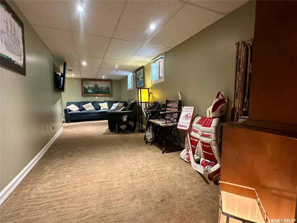 517 Bedford Road Saskatoon SK S7L 0E7