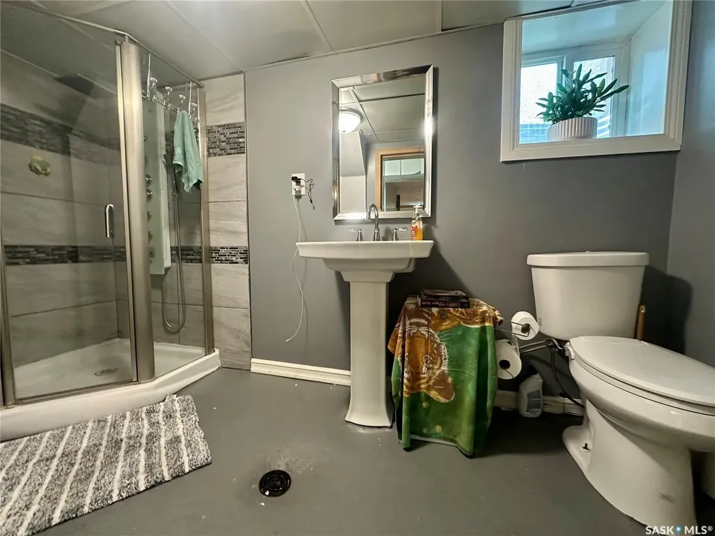517 Bedford Road Saskatoon SK S7L 0E7