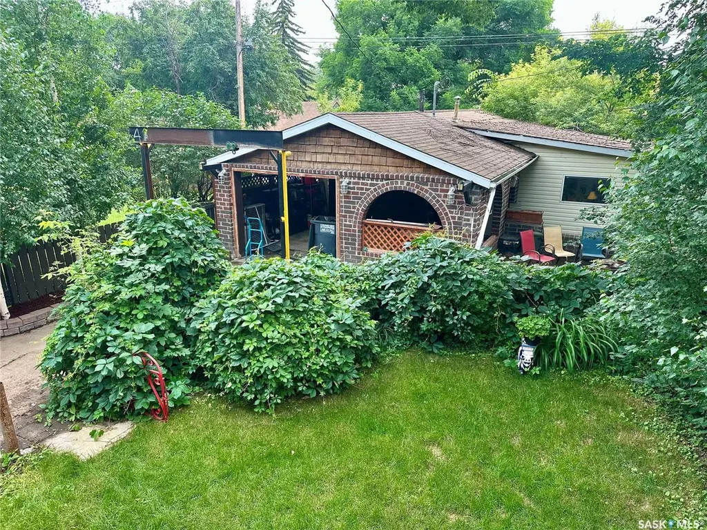 517 Bedford Road Saskatoon SK S7L 0E7