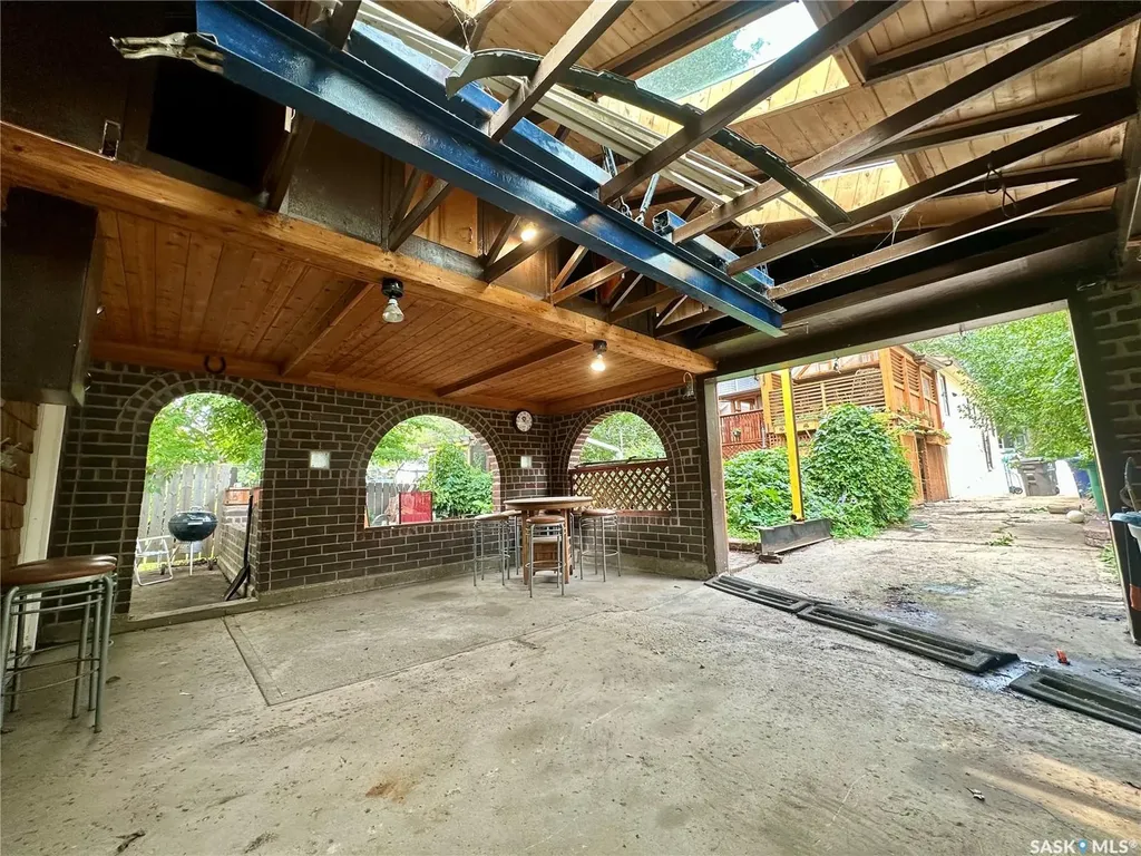 517 Bedford Road Saskatoon SK S7L 0E7