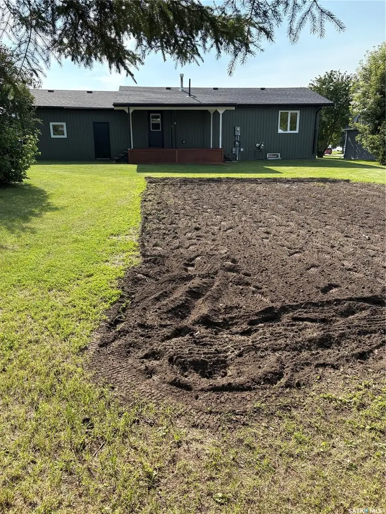 204 Birch Street Kelvington SK S0A 1W0