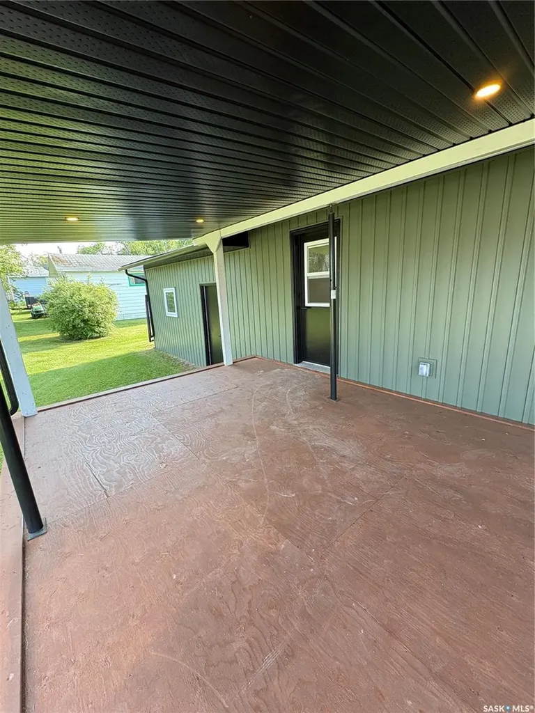204 Birch Street Kelvington SK S0A 1W0