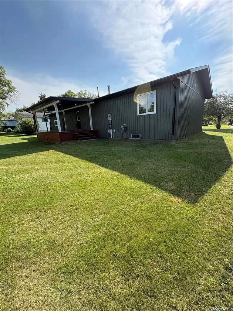 204 Birch Street Kelvington SK S0A 1W0