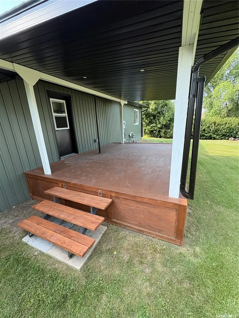 204 Birch Street Kelvington SK S0A 1W0
