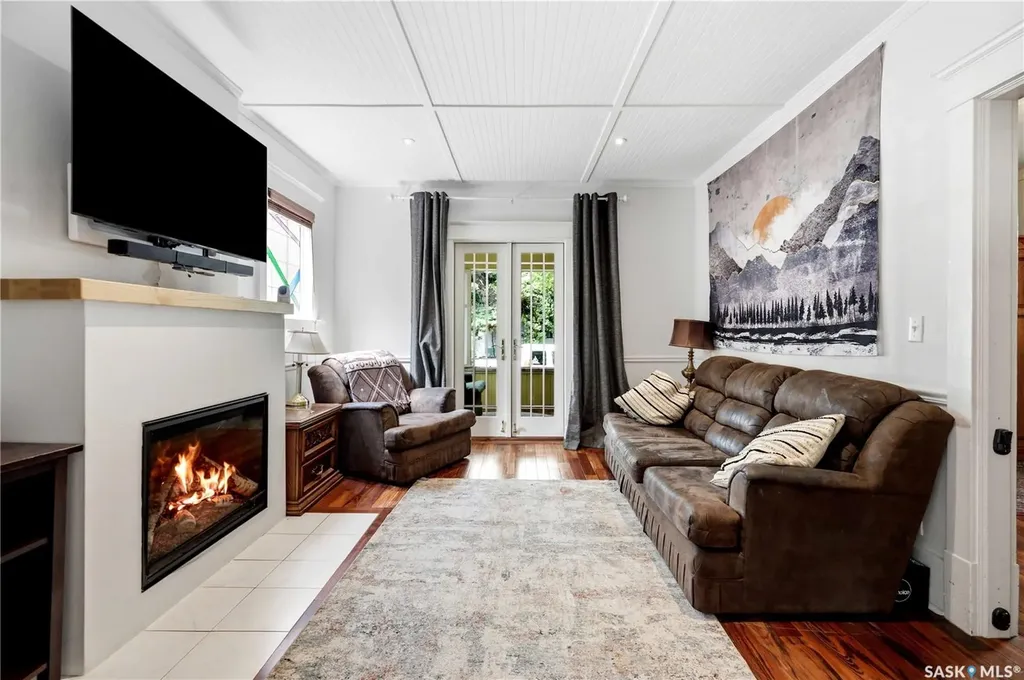 518 10th Street E Saskatoon SK S7N 0E2