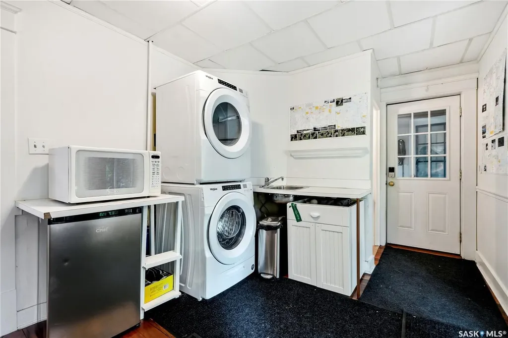 518 10th Street E Saskatoon SK S7N 0E2