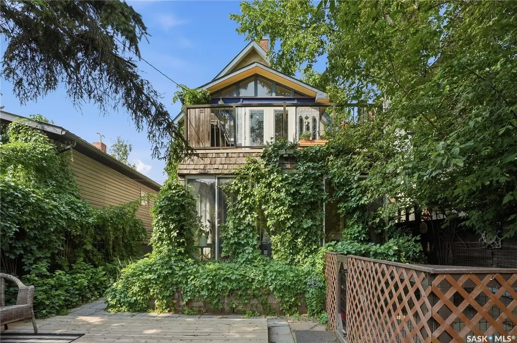 518 10th Street E Saskatoon SK S7N 0E2