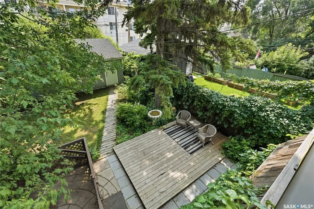 518 10th Street E Saskatoon SK S7N 0E2