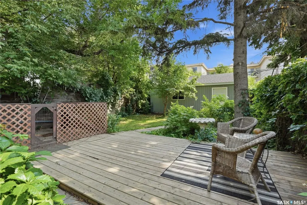 518 10th Street E Saskatoon SK S7N 0E2