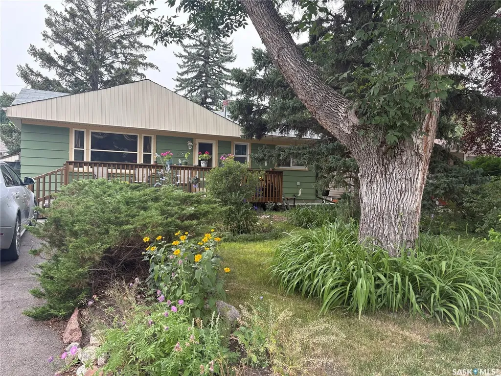 2724 24th Avenue Regina SK S4S 1J5