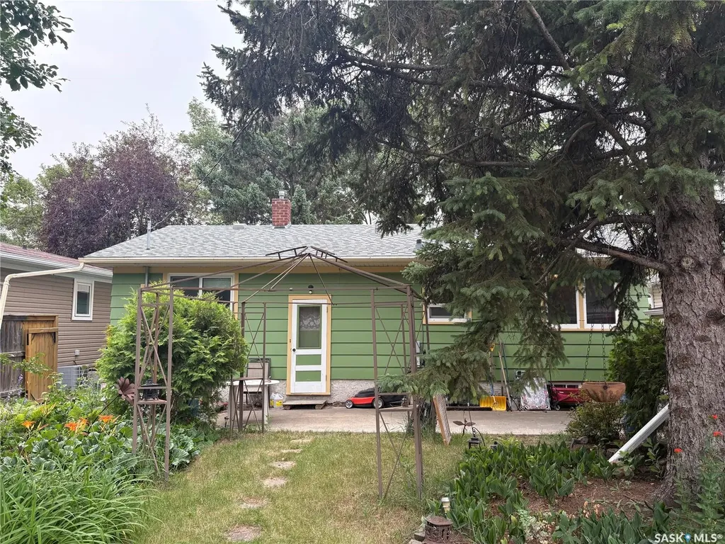 2724 24th Avenue Regina SK S4S 1J5