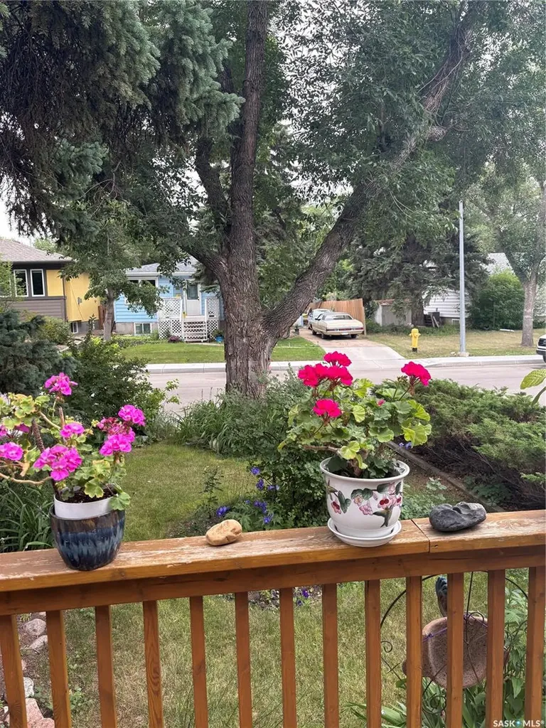 2724 24th Avenue Regina SK S4S 1J5